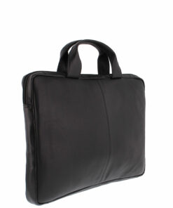 Laptophülle Manasse 3. Schwarzes glattes Nappaleder. Hat zwei Handgriffe. Diagonal-ansicht